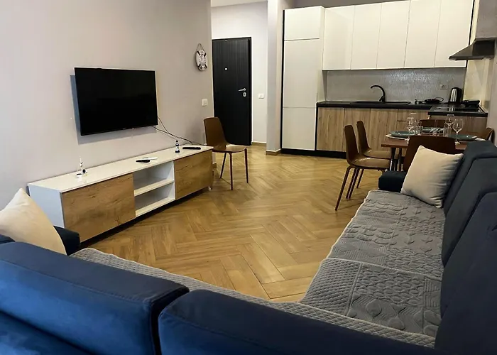 Jasmine * Golem (Tirana)