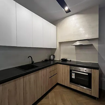 Jasmine Golem (Tirana)