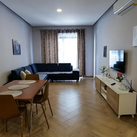 Jasmine Golem (Tirana)